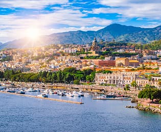 Vista panoramica della marina di Messina