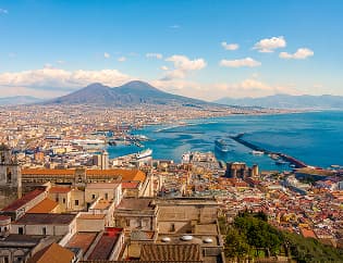 Vista del Vesuvio e della costa della città di Napoli