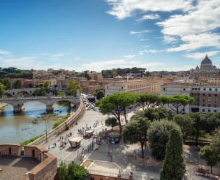 Vista dall'alto del lungo Tevere a Roma