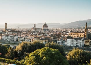 Vista dall'alto del lungo fiume Po a Torino
